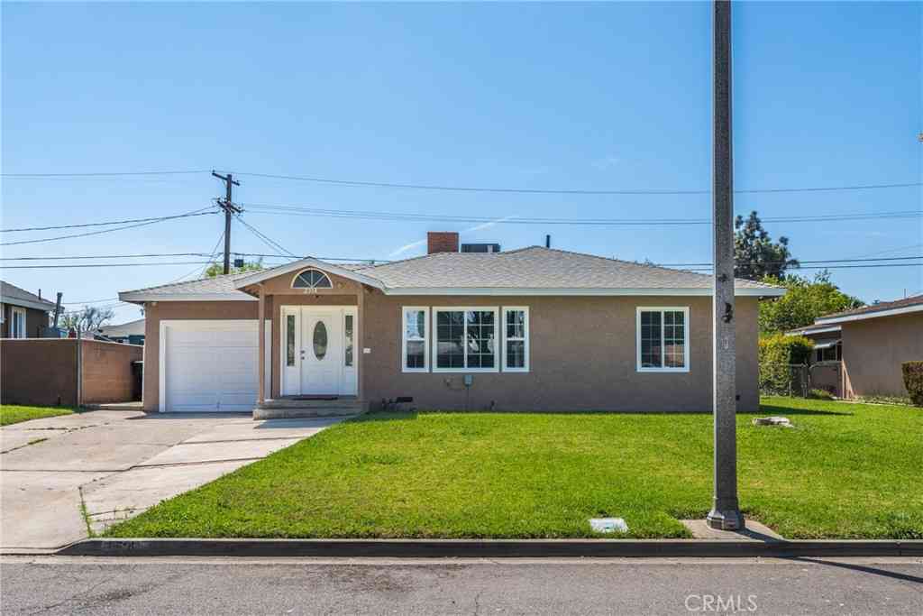 Homes For Sale - 2514 Prospect Avenue<br/> Riverside, CA 92507