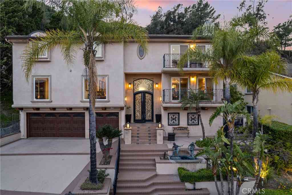 Homes For Sale - 3435 Oakmont View Drive<br/> Glendale, CA 91208