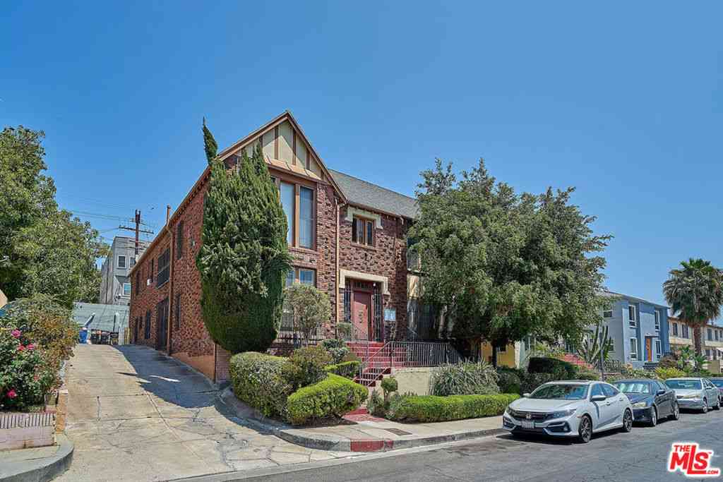 Condo For Rent - 154 N Edgemont Street #3<br/> Los Angeles, CA 90004