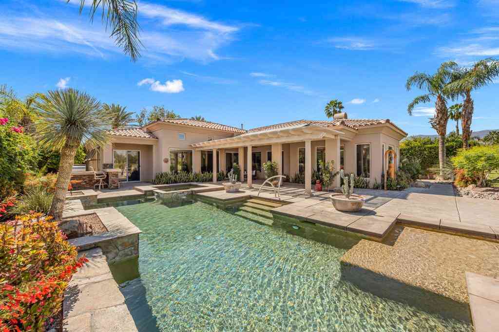 Homes For Sale - 311 Loch Lomond Road<br/> Rancho Mirage, CA 92270