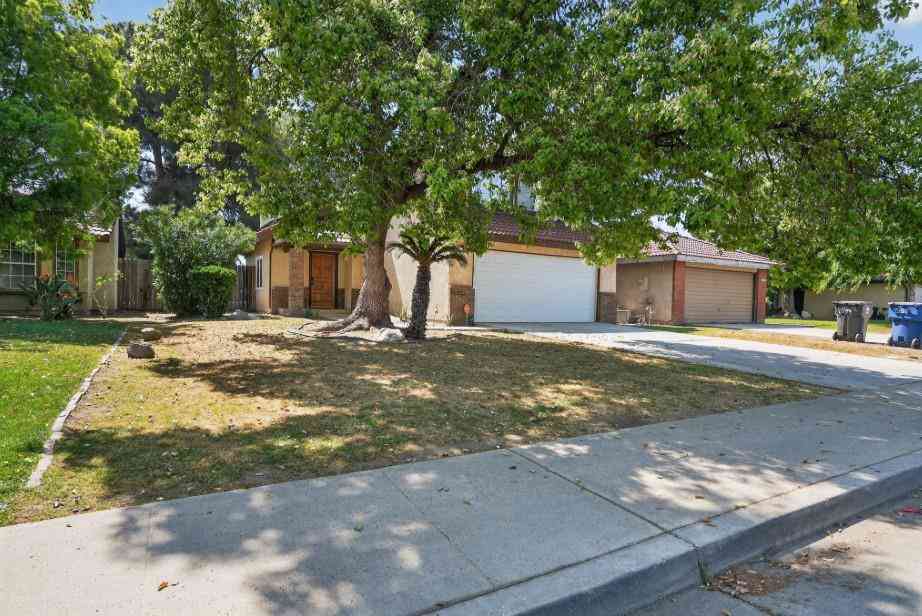 Homes For Rent - 4505 Gardenwood Lane<br/> Bakersfield, CA 93309