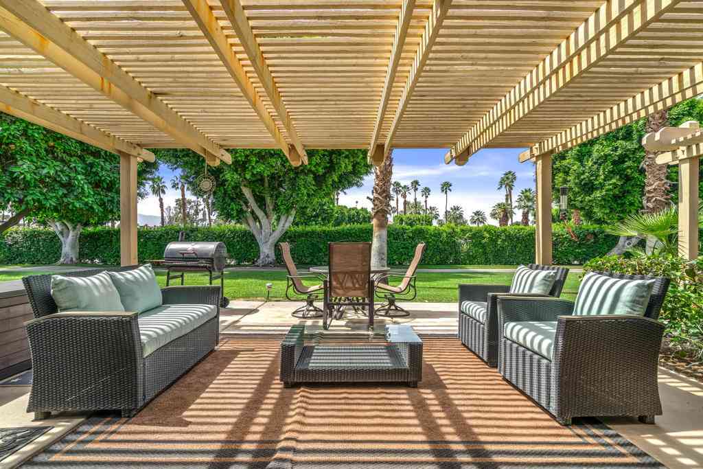 Condo For Sale - 41545 Woodhaven Drive E<br/> Palm Desert, CA 92211