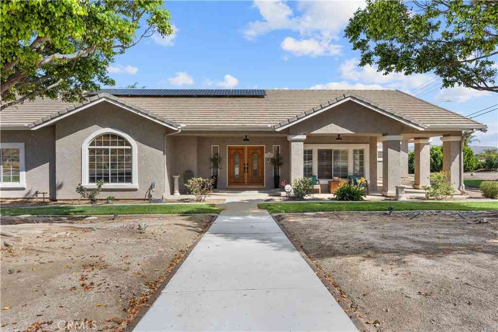 Homes For Sale - 17492 Mariposa Avenue<br/> Riverside, CA 92504