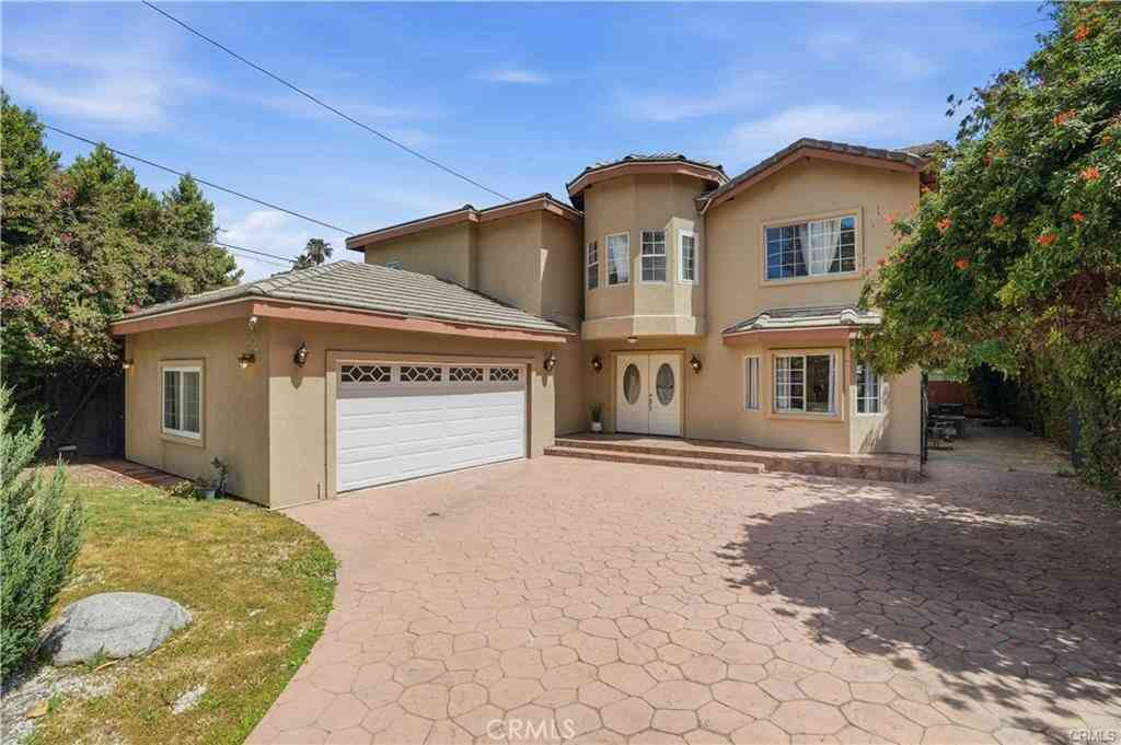 Homes For Rent - 5224 Woodlake<br/> Woodland Hills, CA 91367