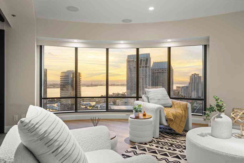 Condo For Sale - 100 Harbor Dr #2405<br/> San Diego, CA 92101