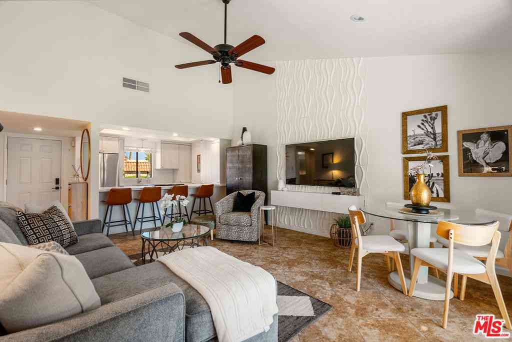 Condo For Sale - 40655 La Costa Circle<br/> Palm Desert, CA 92211