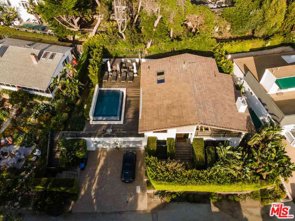 Homes For Sale - 31851 Sea Level Drive<br/> Malibu, CA 90265