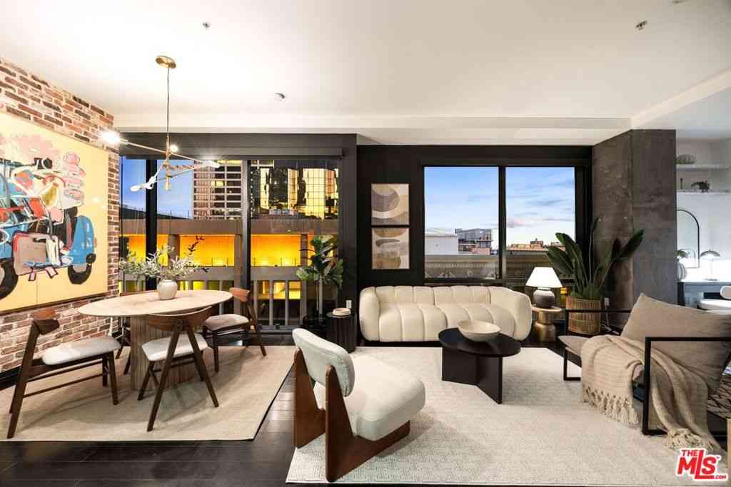 Condo For Sale - 655 S Hope Street #1401<br/> Los Angeles, CA 90017