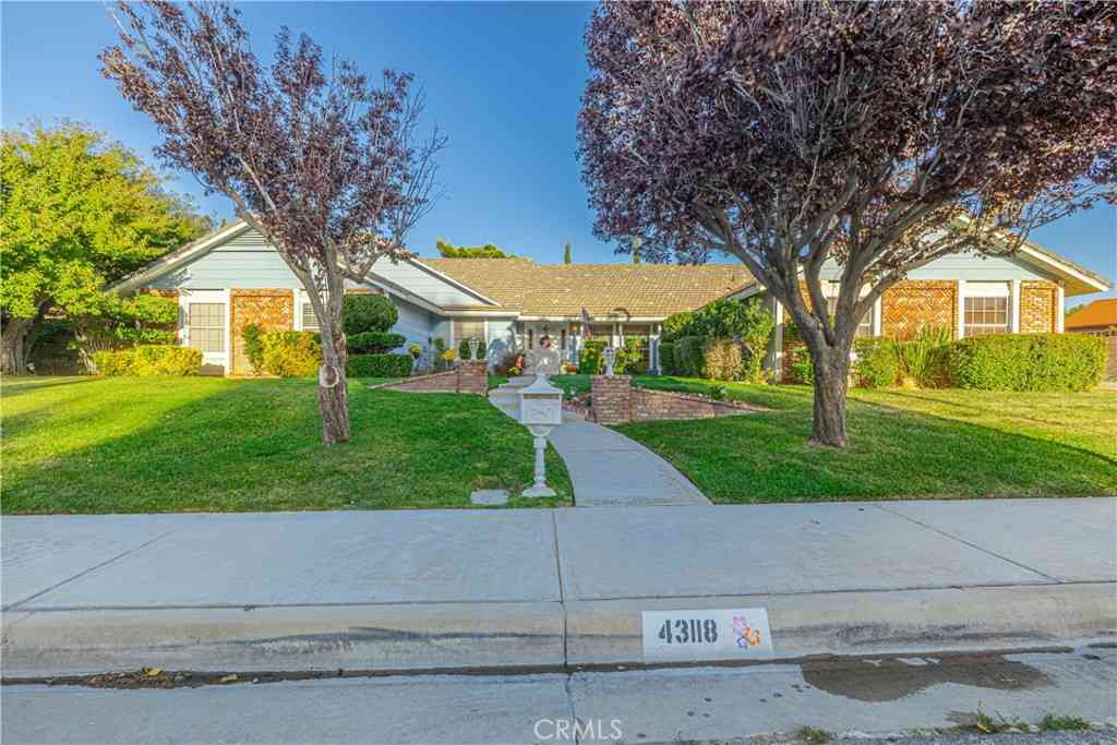 Homes For Sale - 43118 Roulette Lane<br/> Lancaster, CA 93536