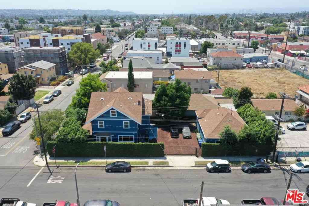 Homes For Sale - 1327 W 35th Street<br/> Los Angeles, CA 90007