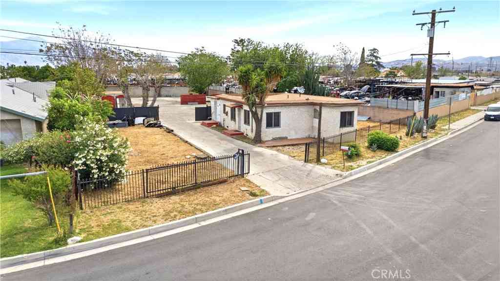 Homes For Sale - 261 S Muscott<br/> San Bernardino, CA 92410