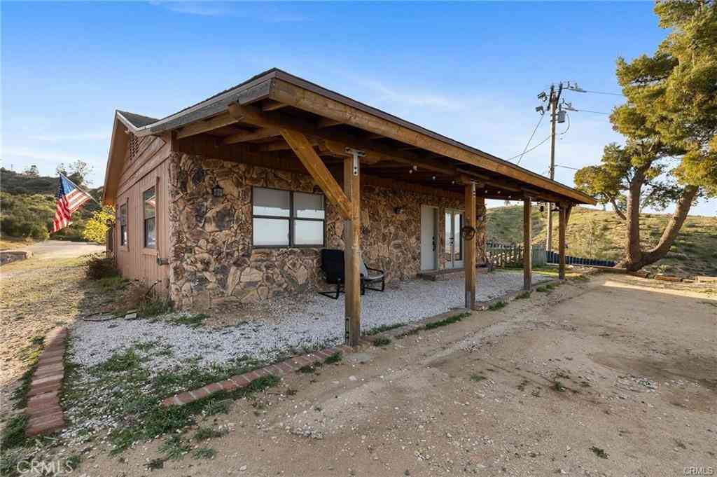 Homes For Sale - 46417 Kings Canyon Road<br/> Lancaster, CA 93536