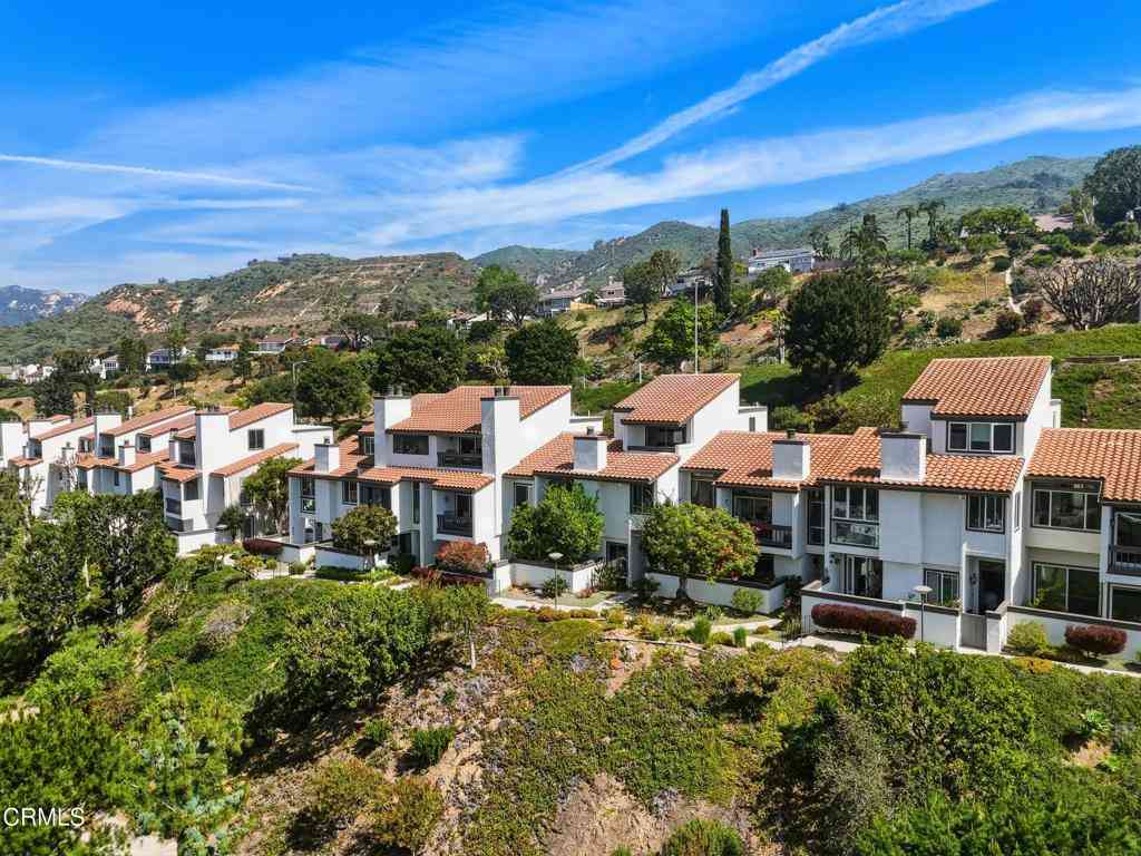Condo For Sale - 1776 Palisades Drive #88<br/> Los Angeles, CA 90272