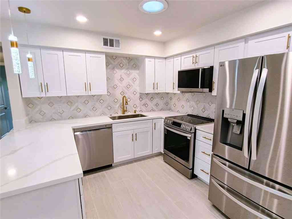 Condo For Sale - 3028 Sunflower Circle E<br/> Riverside County, Palm Springs, CA 92262