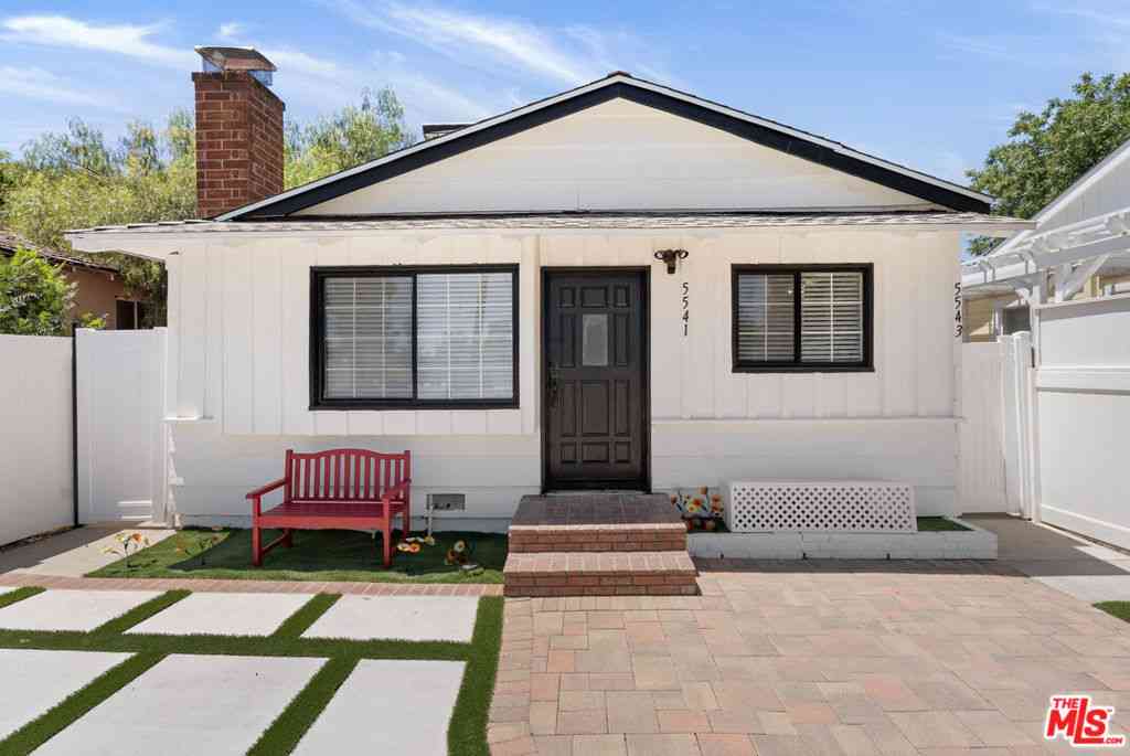 Homes For Rent - 5541 Fallbrook Avenue<br/> Woodland Hills, CA 91367
