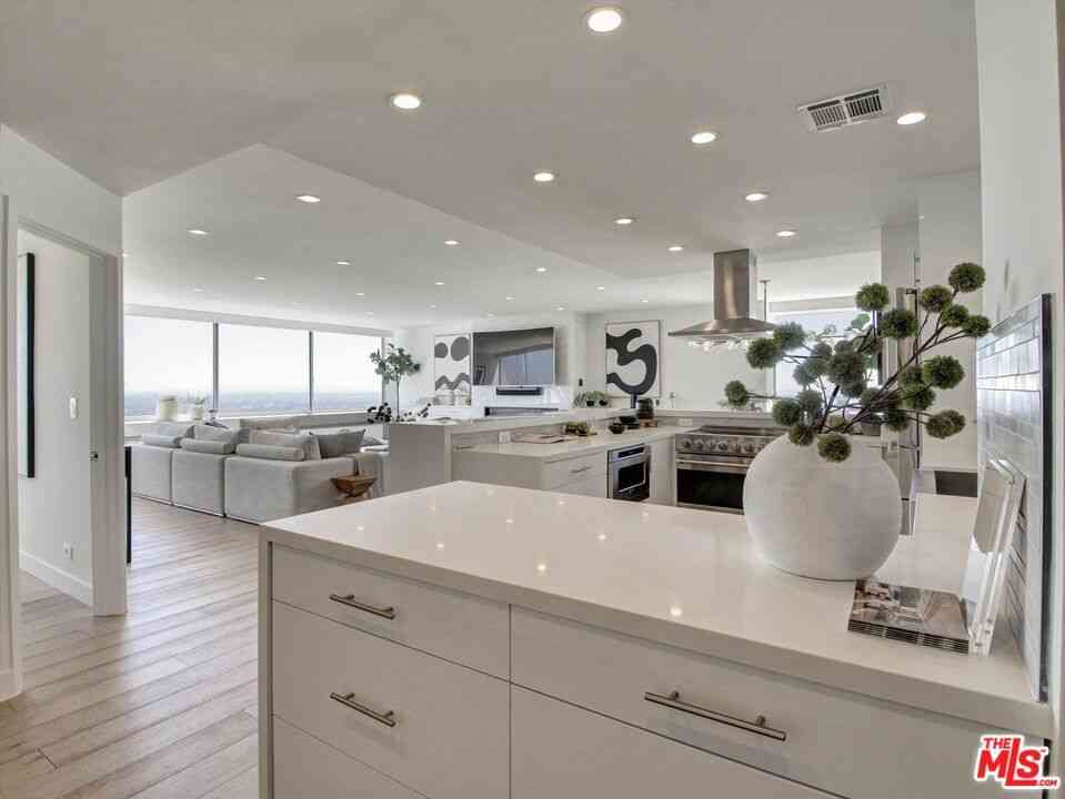 Condo For Sale - 2220 Avenue Of The Stars #2605<br/> Los Angeles, CA 90067