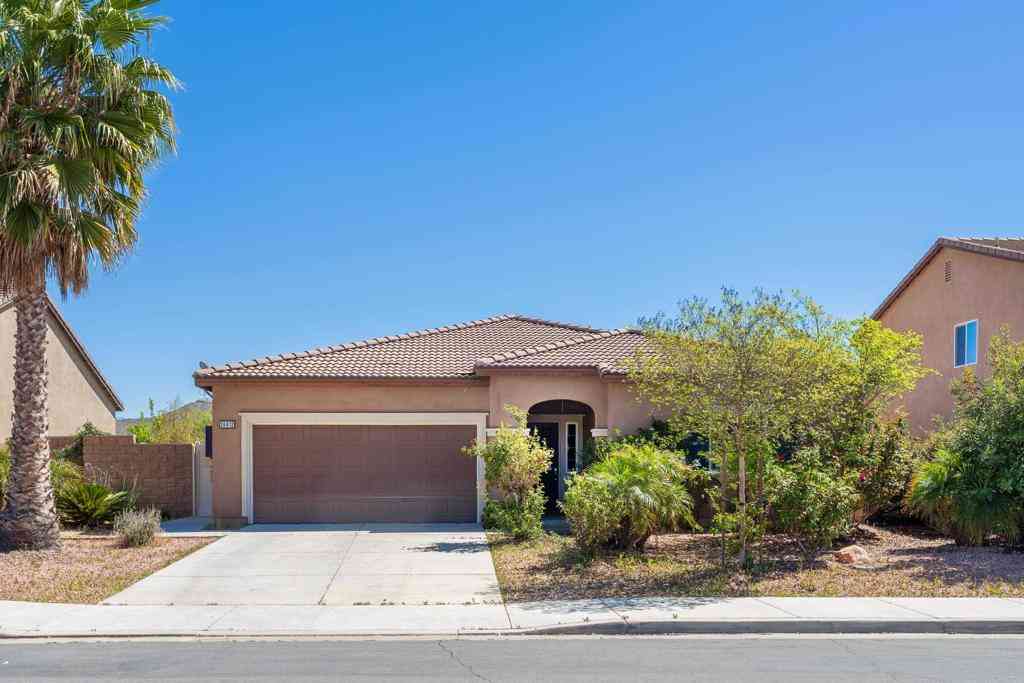 Homes For Sale - 26812 Rodeo Court<br/> Winchester, CA 92596