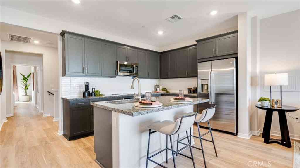 Condo For Sale - 2821 E Amberley Privado<br/> Ontario, CA 91762
