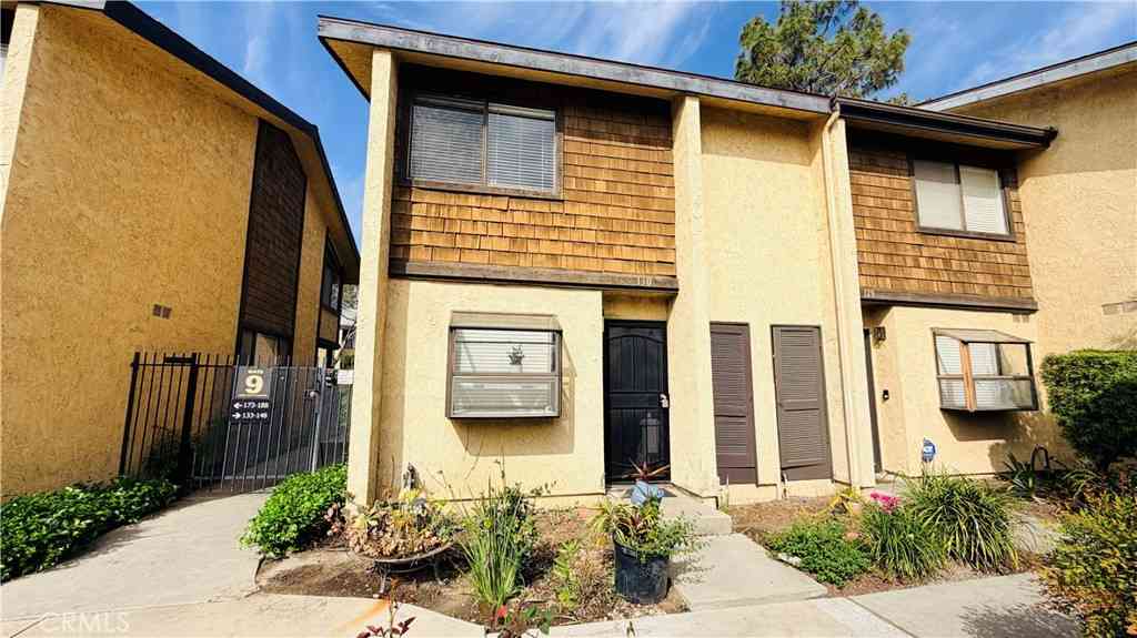 Condo For Sale - 12750 Centralia #130<br/> Lakewood, CA 90715