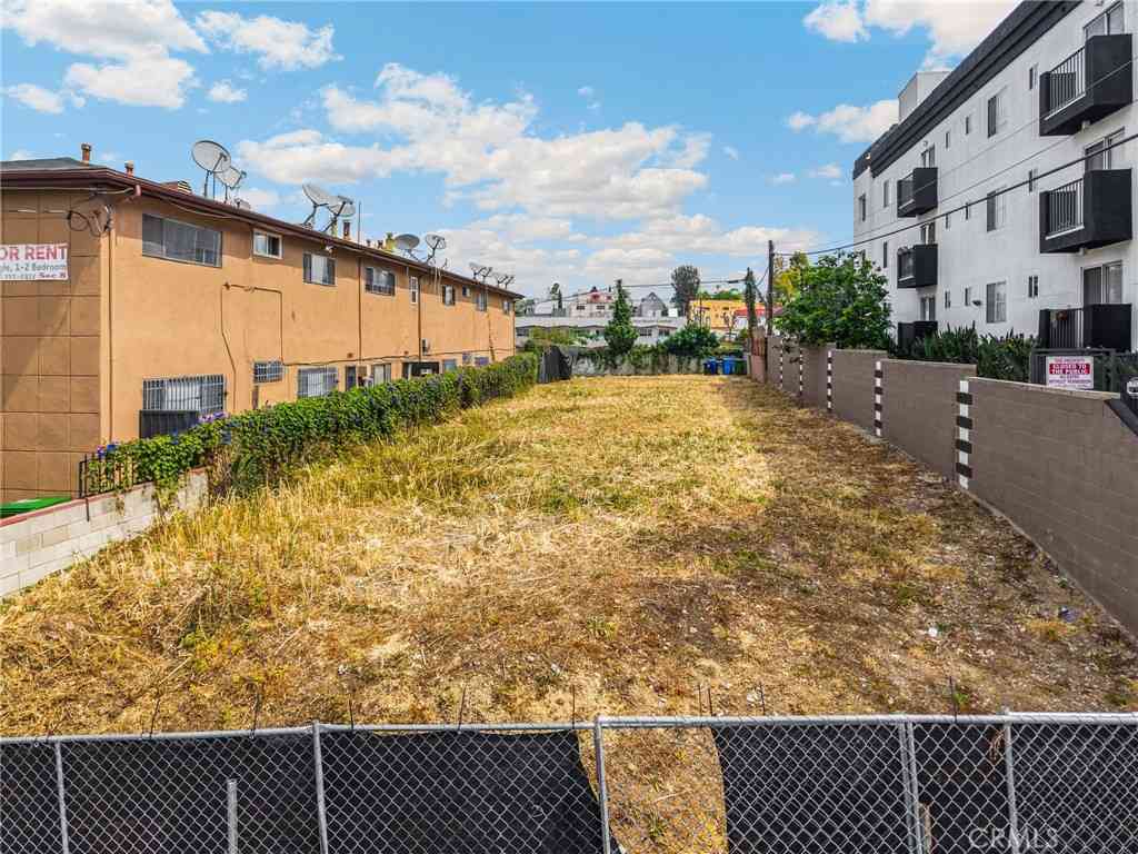 Vacant Land For Sale - 2113 W Court Street<br/> Los Angeles, CA 90026
