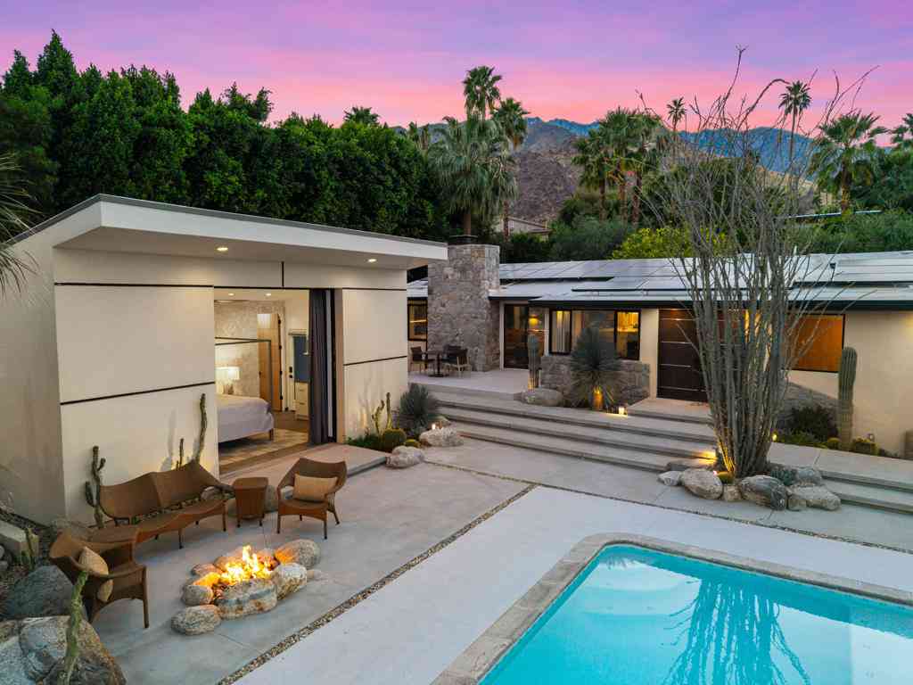 Homes For Sale - 623 W Chino Canyon Road<br/> Palm Springs, CA 92262