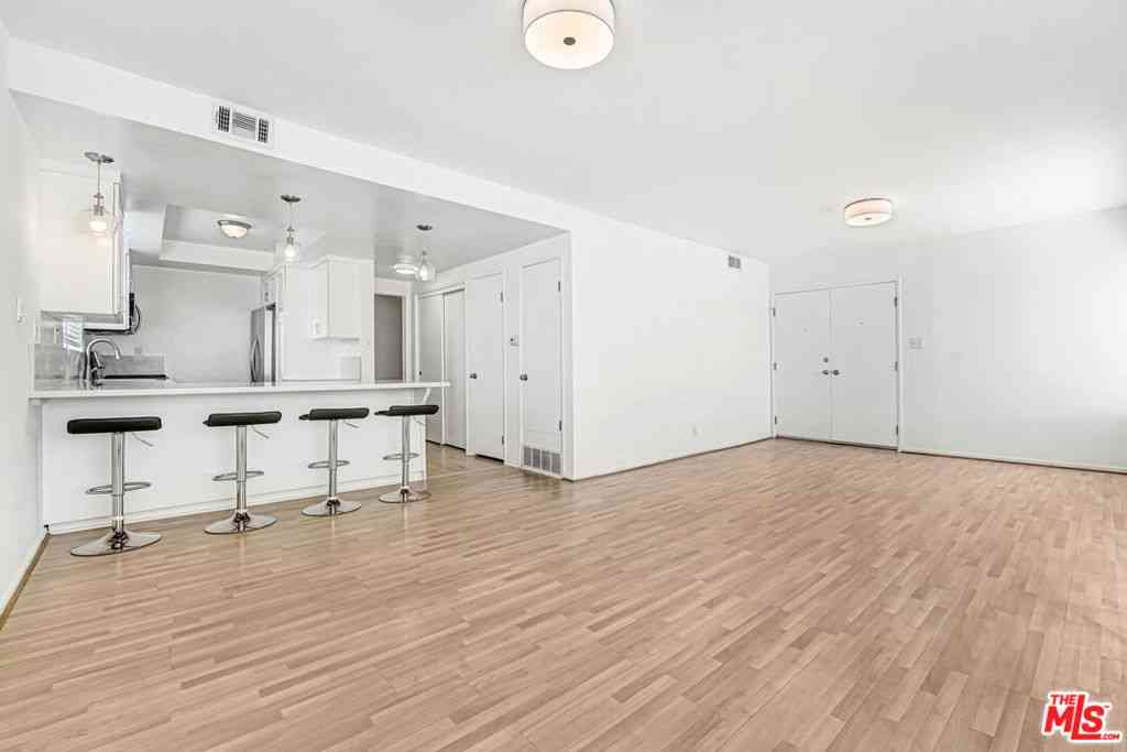 Condo For Rent - 10393 Almayo Avenue #5<br/> Los Angeles, CA 90064