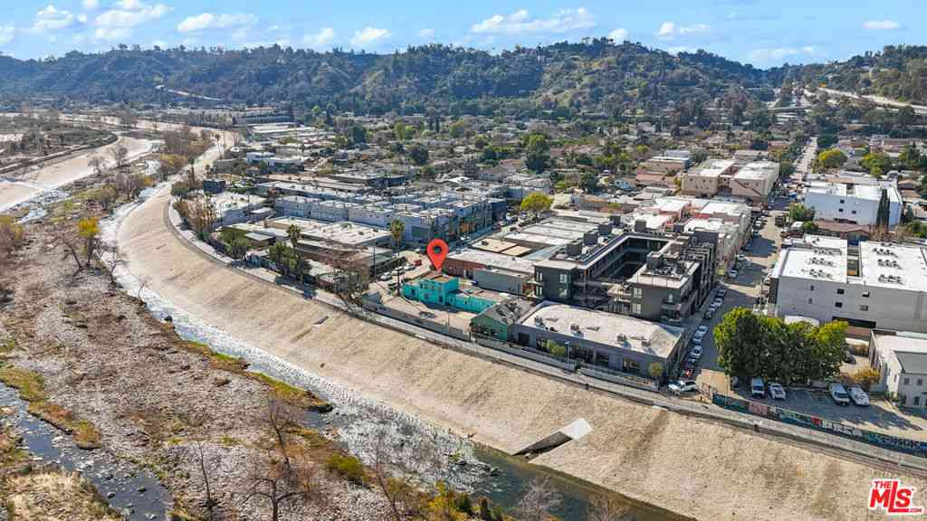 Homes For Sale - 3051 N Coolidge Avenue<br/> Los Angeles, CA 90039