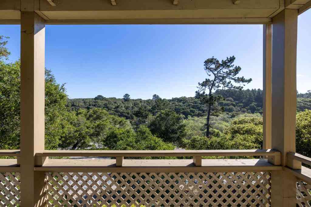 Condo For Sale - 121 Quail Run Court<br/> Del Rey Oaks, CA 93940