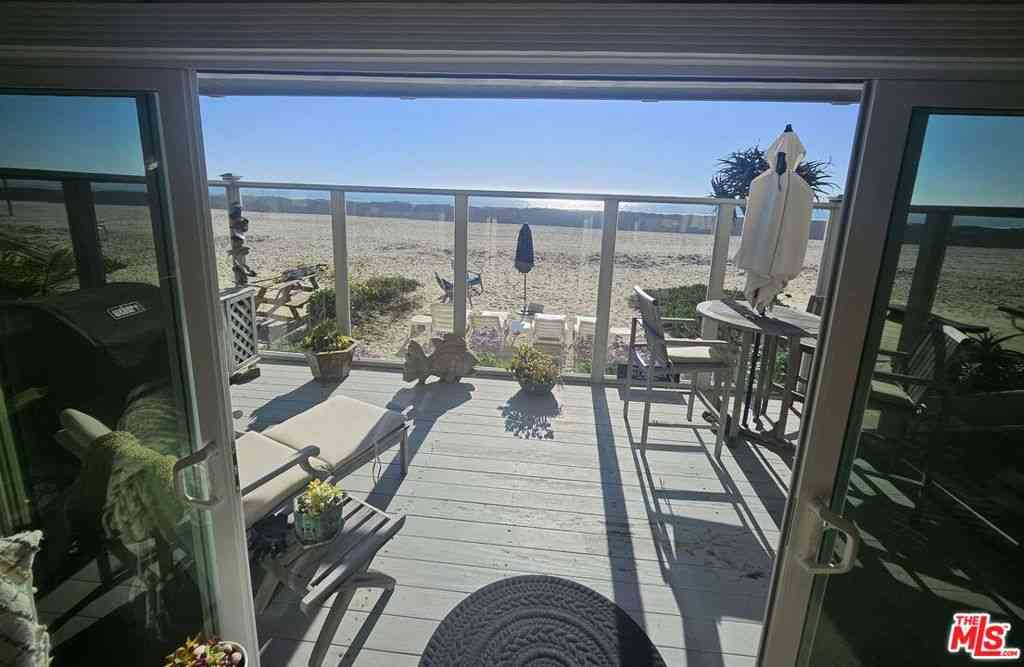 Homes For Rent - 73 A Surfside Avenue<br/> Surfside, CA 90743