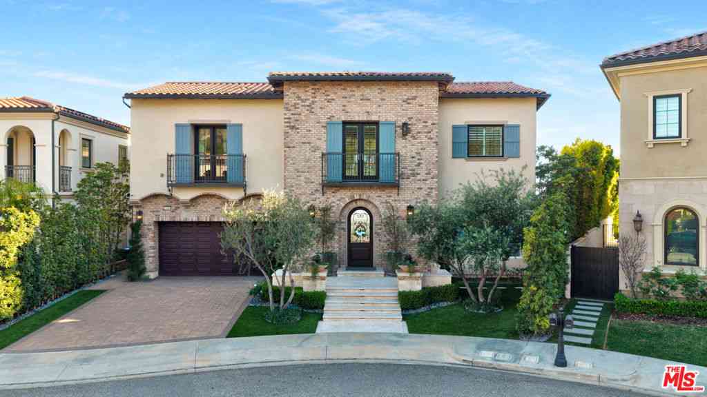 Homes For Sale - 20168 W Cromwell Way<br/> Porter Ranch, CA 91326