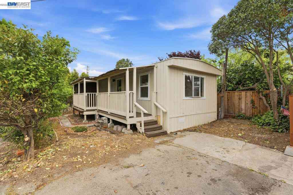 Mobile Home For Sale - 828 Olivina Ave<br/> Alameda County, Livermore, CA 94551