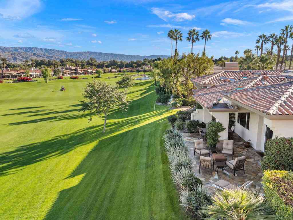 Condo For Sale - 422 Desert Holly Drive<br/> Palm Desert, CA 92211