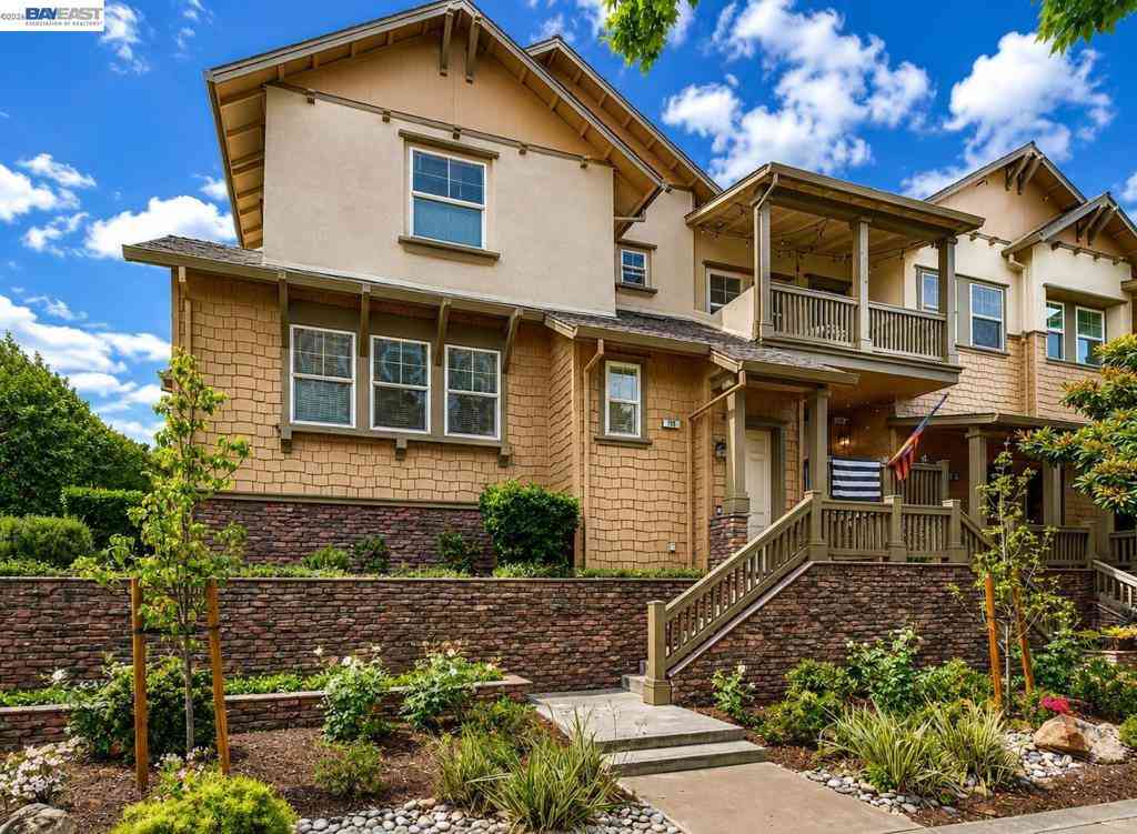 Condo For Sale - 161 N L St #103<br/> Alameda County, Livermore, CA 94550