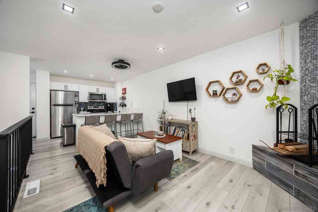 Condo For Sale - 4380 Temecula St #4<br/> San Diego, CA 92107