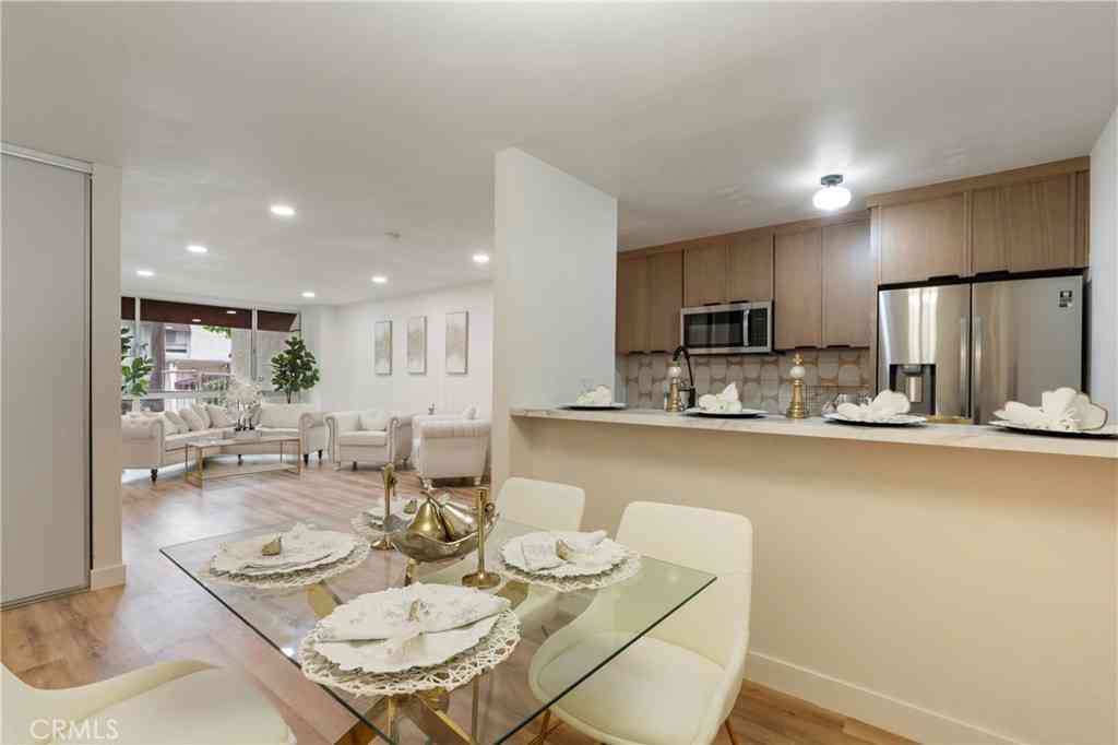 Condo For Sale - 4900 Overland Avenue #135<br/> Culver City, CA 90230