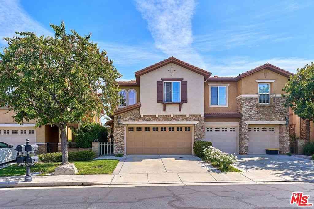 Condo For Sale - 26644 Via Bellazza<br/> Valencia, CA 91381