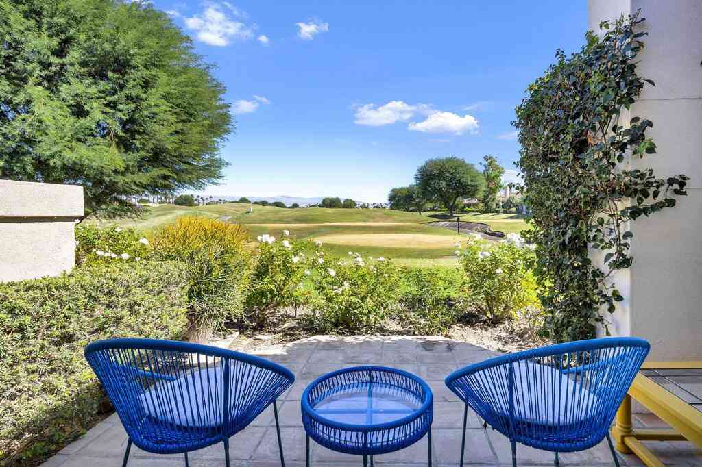 Condo For Sale - 54880 Inverness Way<br/> La Quinta, CA 92253