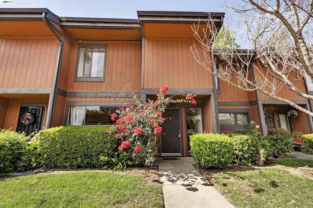 Condo For Sale - 38623 Cherry Lane #221<br/> Fremont, CA 94536