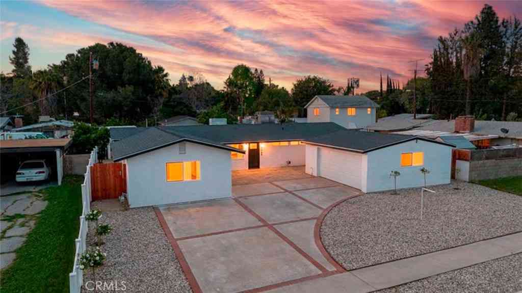 Homes For Sale - 8008 Aura Avenue<br/> Reseda, CA 91335