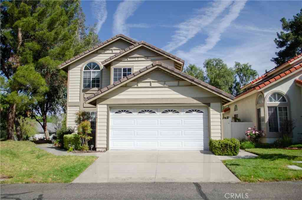 Homes For Sale - 26652 Whippoorwill<br/> Canyon Country, CA 91351