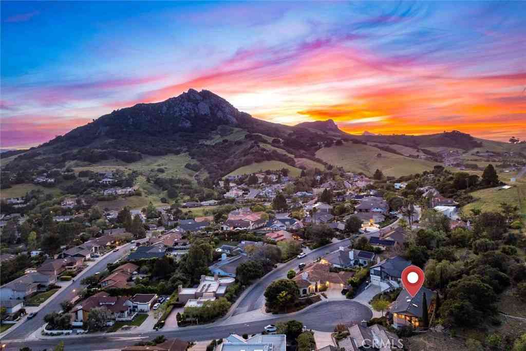 Homes For Sale - 957 Skyline Drive<br/> San Luis Obispo, CA 93405