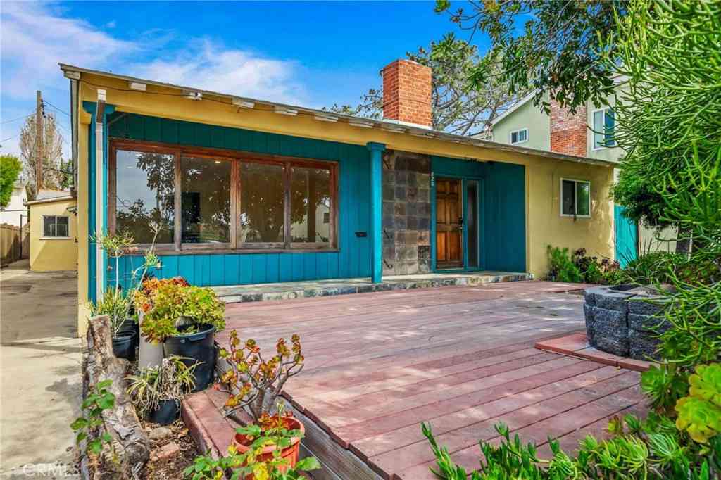 Homes For Sale - 820 Law Street<br/> San Diego, CA 92109
