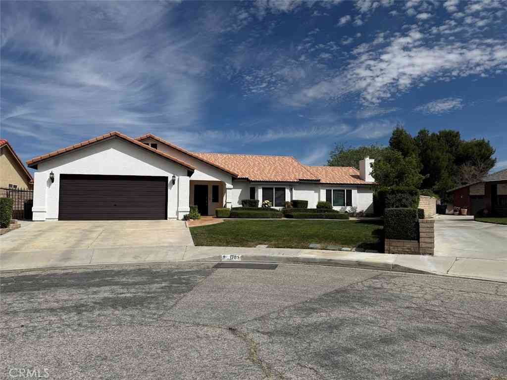 Homes For Sale - 1703 W Avenue K12<br/> Lancaster, CA 93534