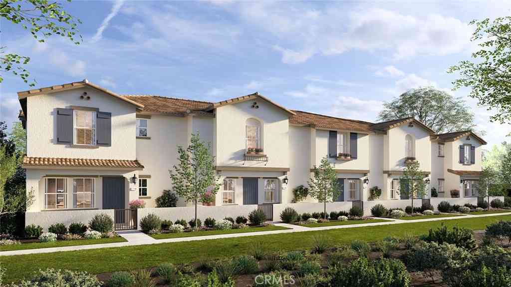 Townhouse For Sale - 8532 Pimiento Street<br/> Jurupa Valley, CA 92509