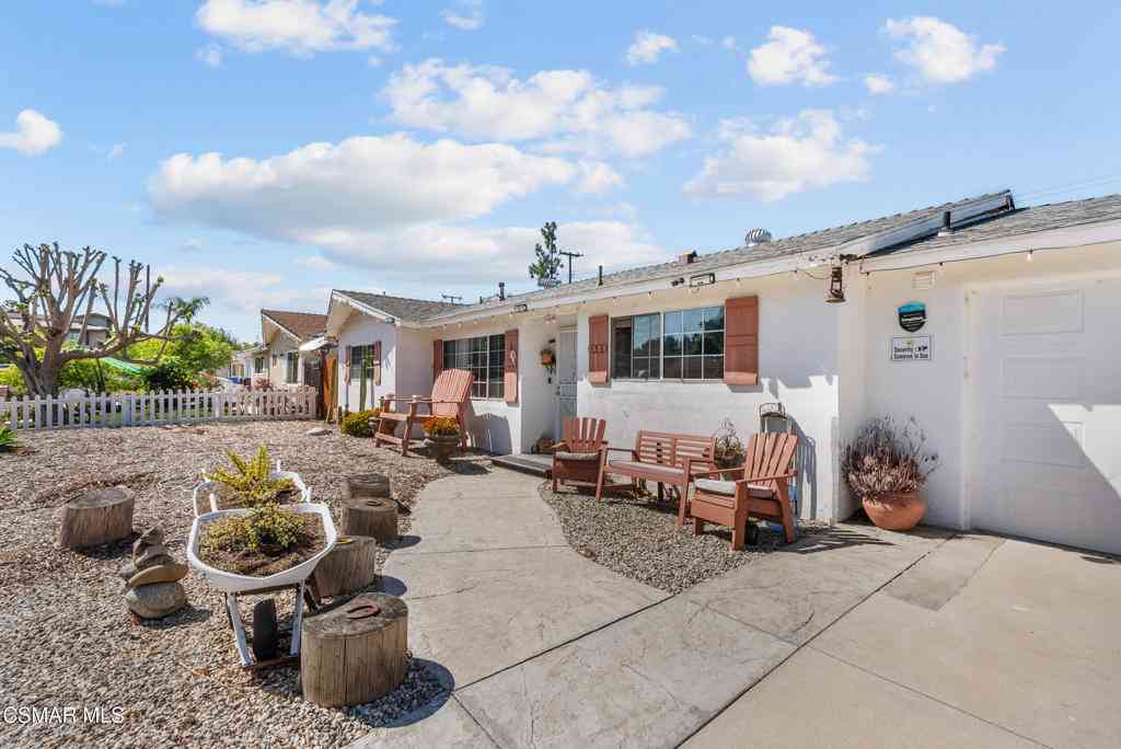 Homes For Sale - 653 Calle Clavel<br/> Thousand Oaks, CA 91320