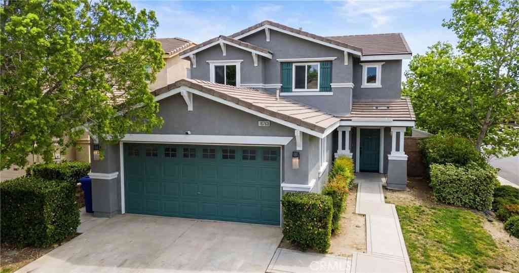 Homes For Sale - 16769 Spy Glass Court<br/> Fontana, CA 92336