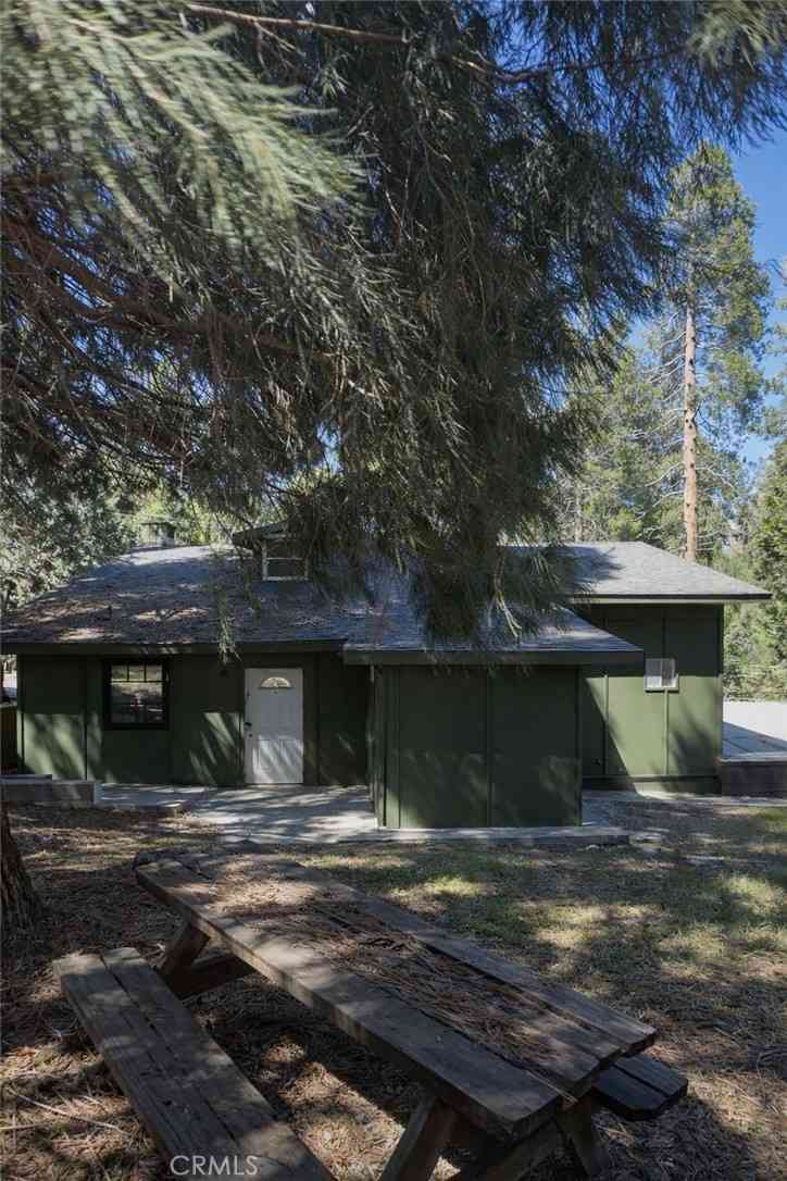Homes For Sale - 705 Clubhouse<br/> Twin Peaks, CA 92391