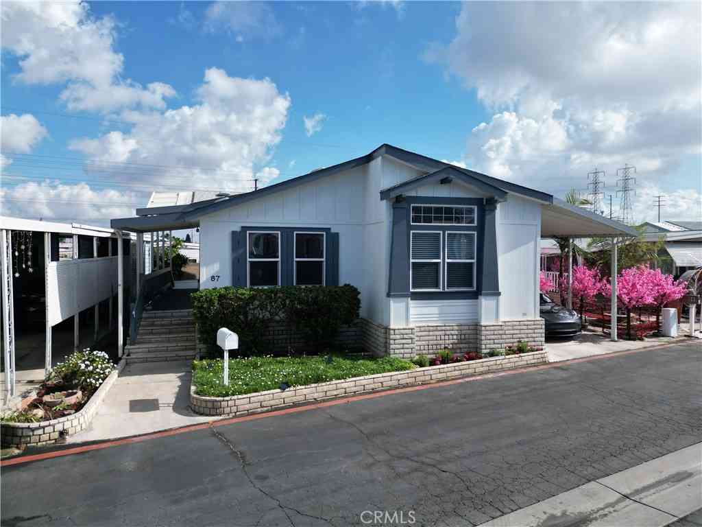 Mobile Home For Sale - 19361 Brookhurst Street #87<br/> Huntington Beach, CA 92646