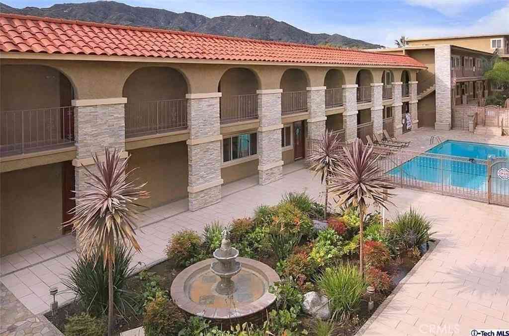 Condo For Sale - 3220 Altura Avenue #331<br/> La Crescenta, CA 91214