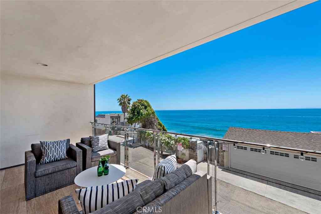 Apartment For Rent - 150 Cleo Street #2<br/> Laguna Beach, CA 92651